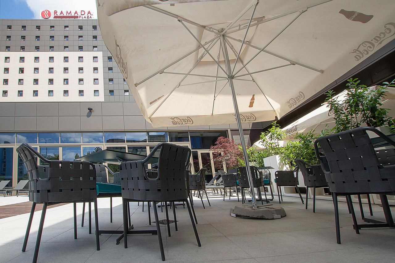 Отель Ramada Parc Hotel Бухарест-13