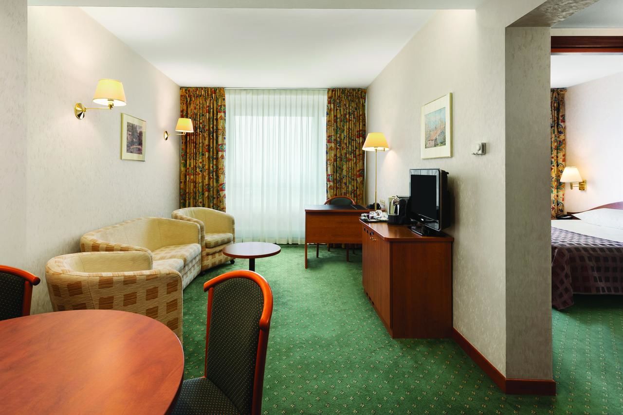 Отель Ramada Parc Hotel Бухарест-37