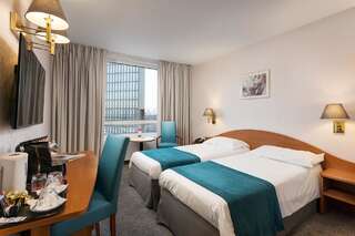 Отель Ramada Parc Hotel Бухарест Номер бизнес-класса с 2 отдельными кроватями и доступом в спа-центр-2