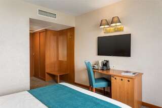 Отель Ramada Parc Hotel Бухарест Номер бизнес-класса с 1 кроватью размера «queen-size» и доступом в спа-центр-6